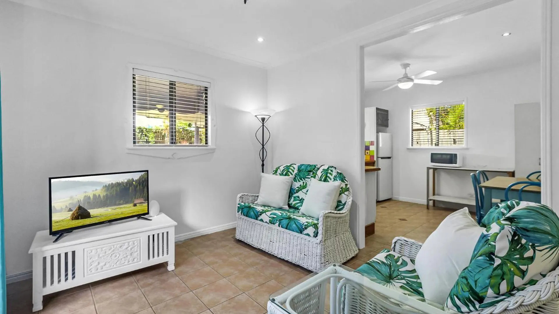 The Little Blue Shack - Quaint Granny Flat Apartment Bli Bli 0*,  Australia